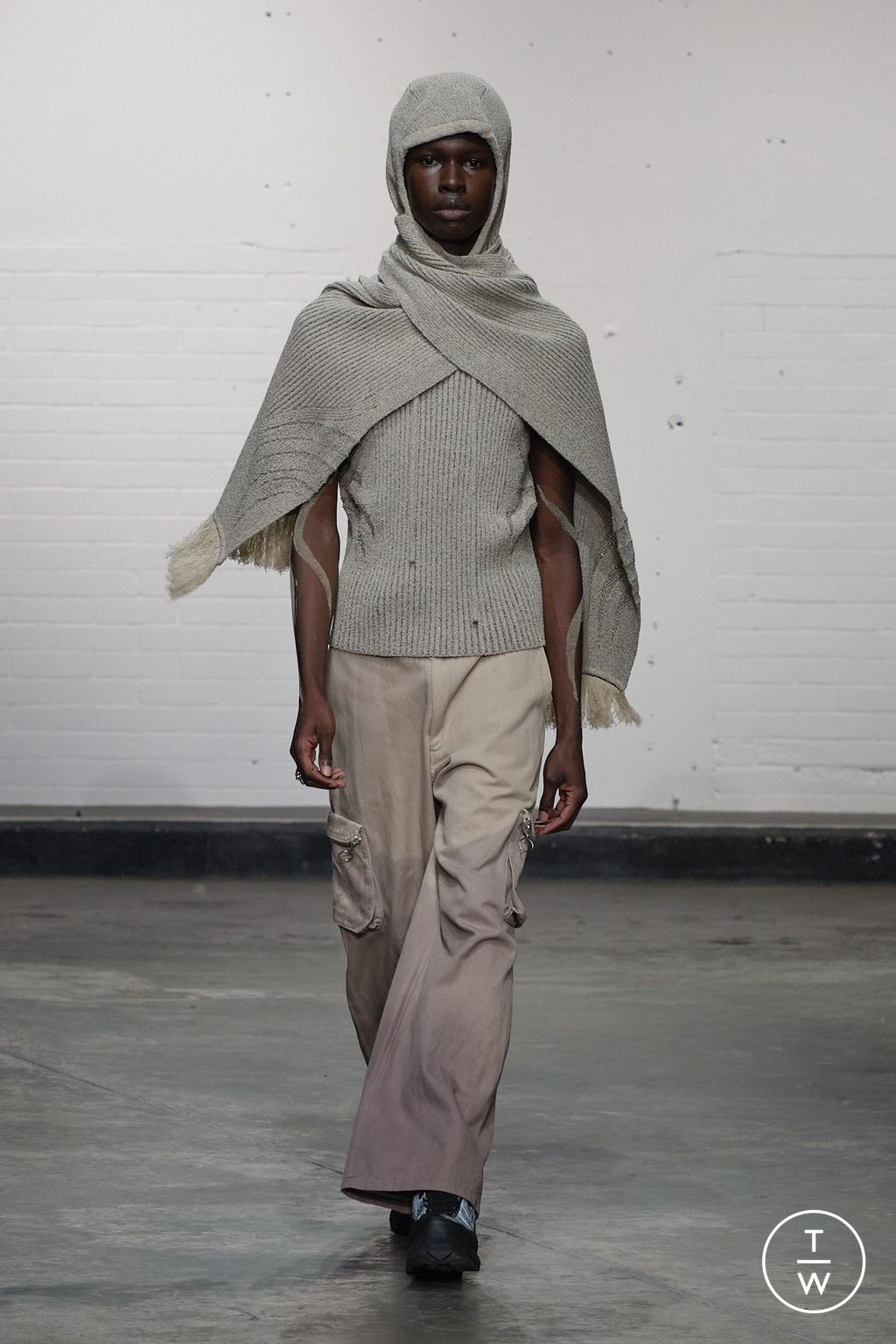 Fashion Week London Spring-Summer 2025 look 7 from the Charlie Constantinou collection womenswear