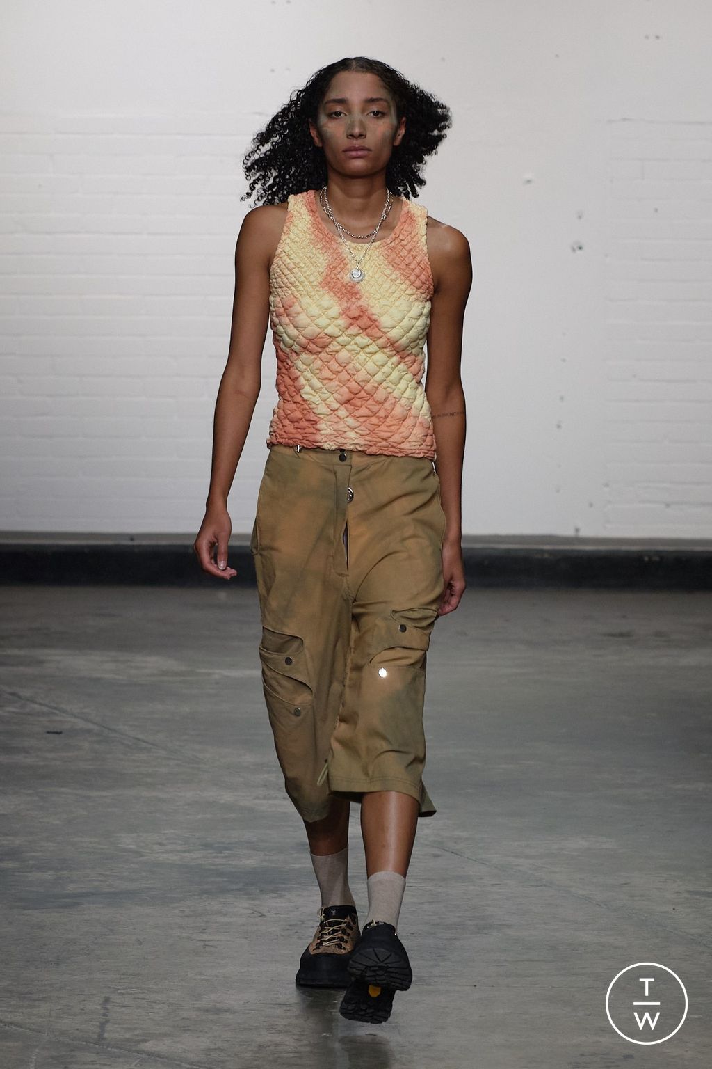 Fashion Week London Spring/Summer 2025 look 10 from the Charlie Constantinou collection womenswear