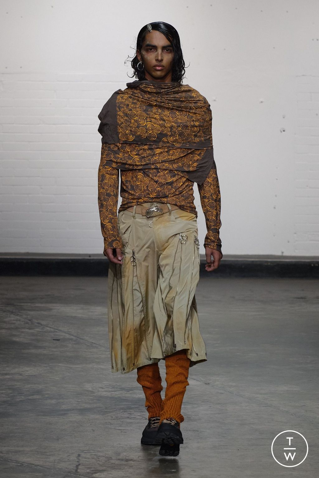 Fashion Week London Spring/Summer 2025 look 11 from the Charlie Constantinou collection womenswear
