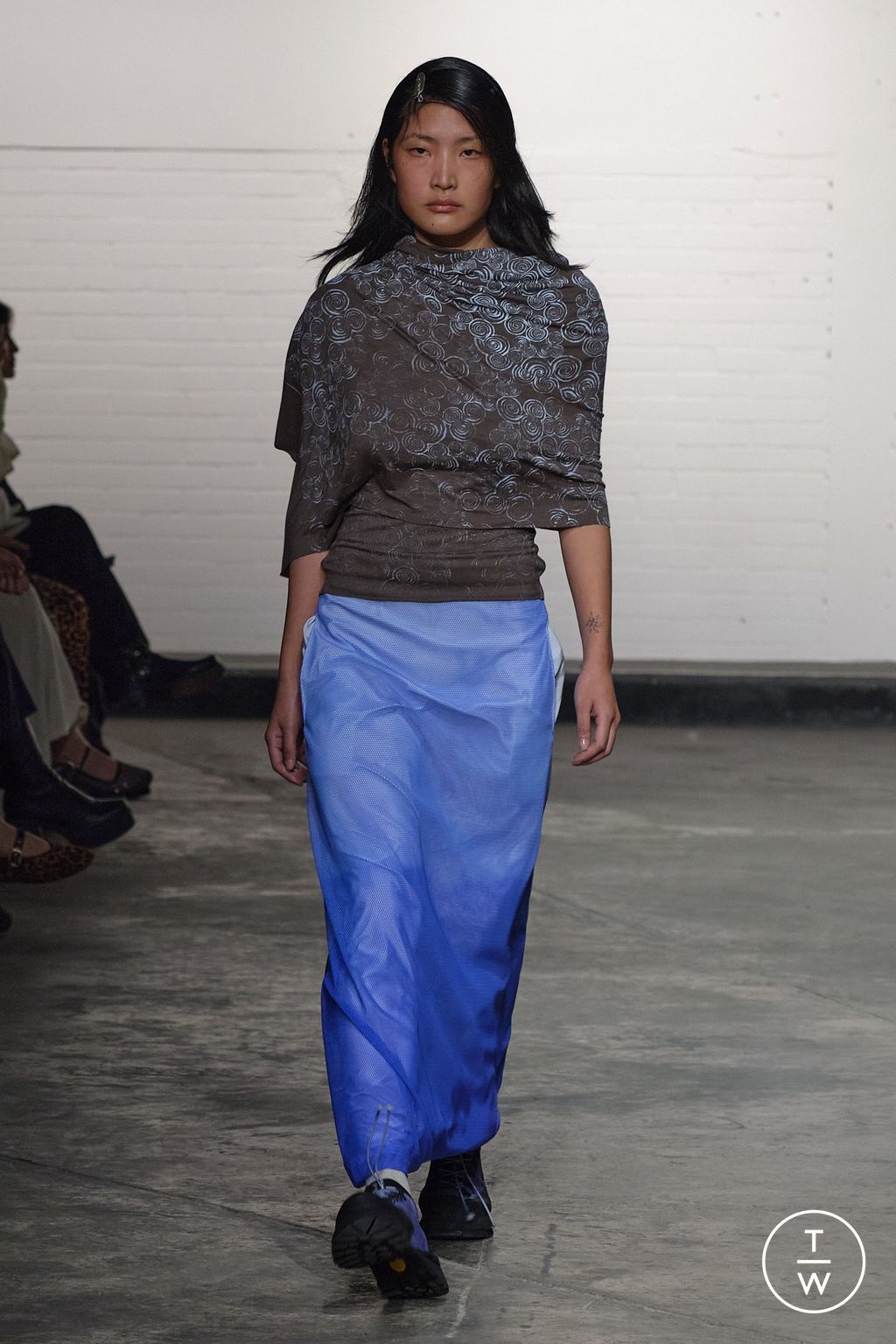 Fashion Week London Spring/Summer 2025 look 22 from the Charlie Constantinou collection womenswear