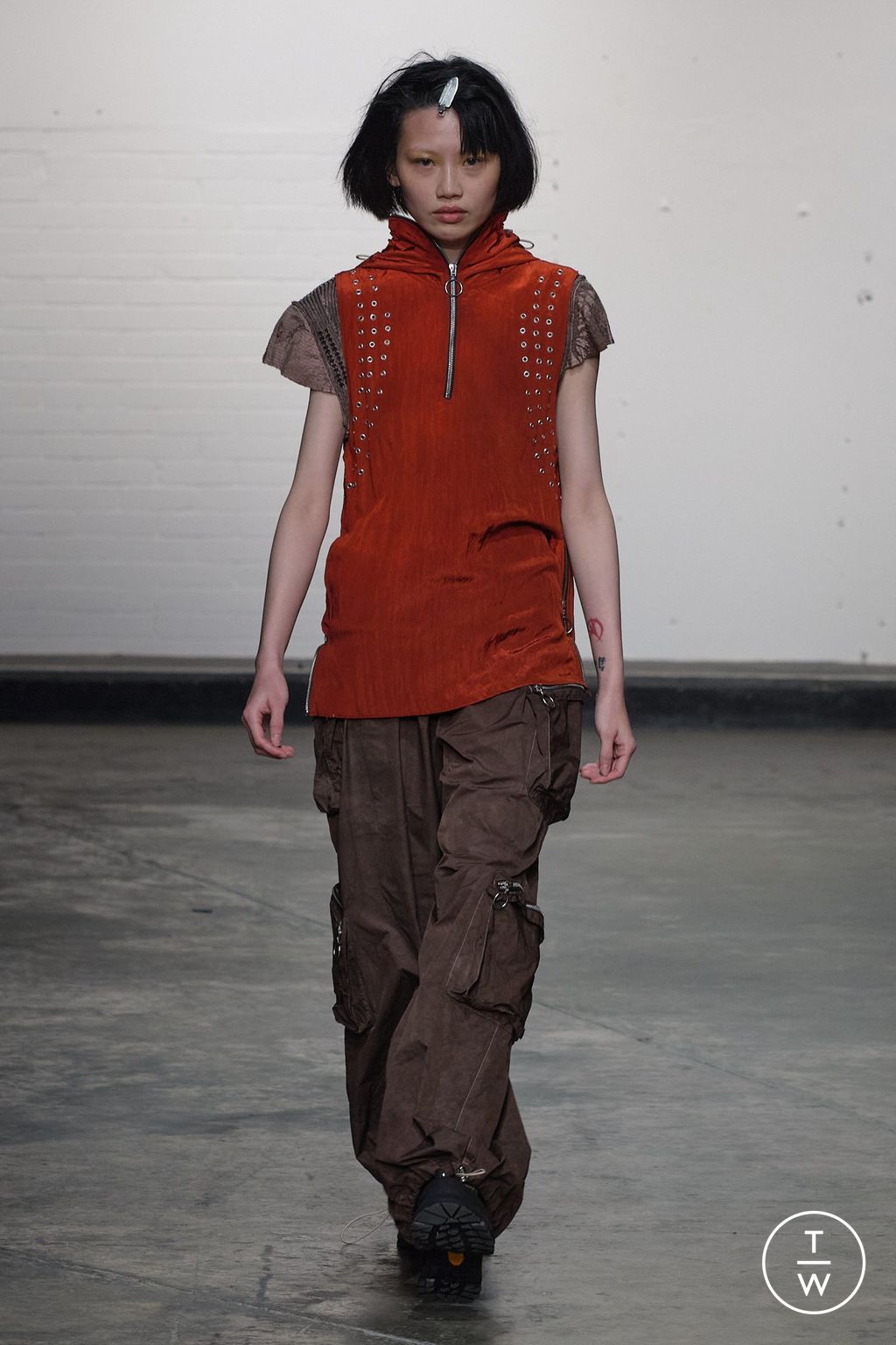 Fashion Week London Spring-Summer 2025 look 26 from the Charlie Constantinou collection womenswear