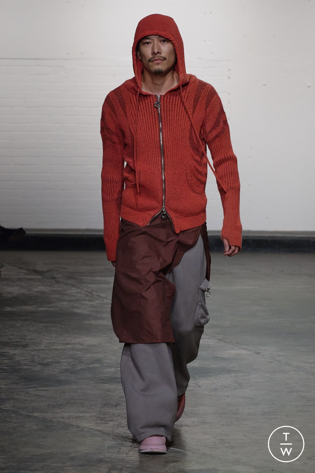 Fashion Week London Spring/Summer 2025 look 27 from the Charlie Constantinou collection womenswear
