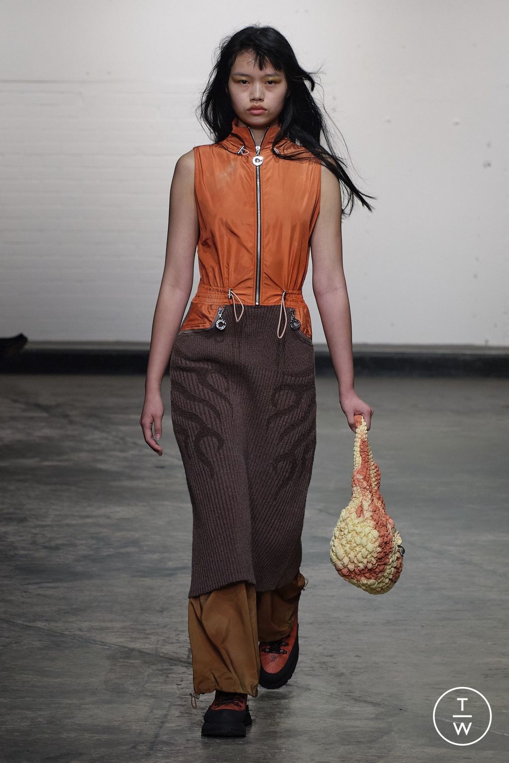 Fashion Week London Spring/Summer 2025 look 28 from the Charlie Constantinou collection womenswear