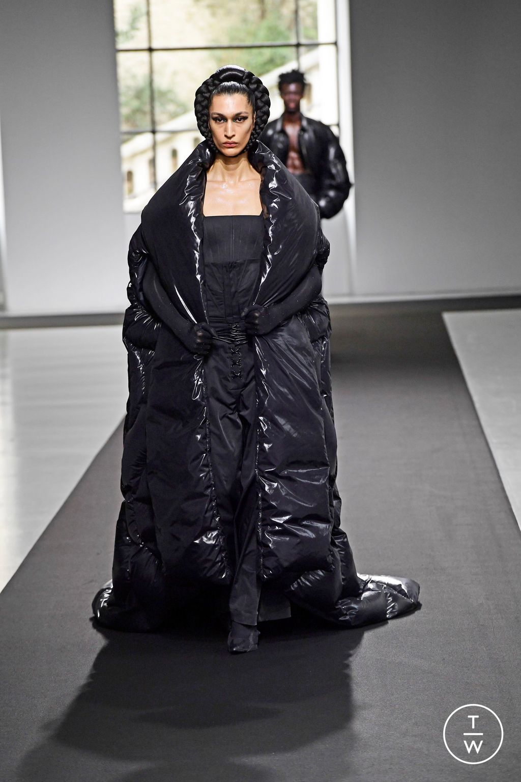 Fashion Week Paris Fall/Winter 2023 look 4 de la collection Chen Peng womenswear