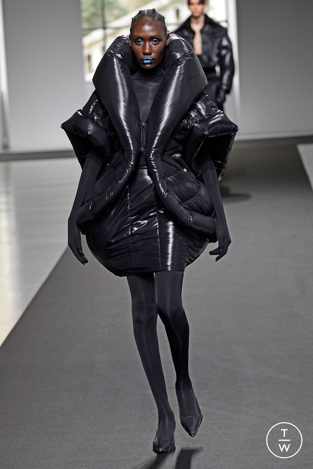 Fashion Week Paris Fall/Winter 2023 look 6 de la collection Chen Peng womenswear
