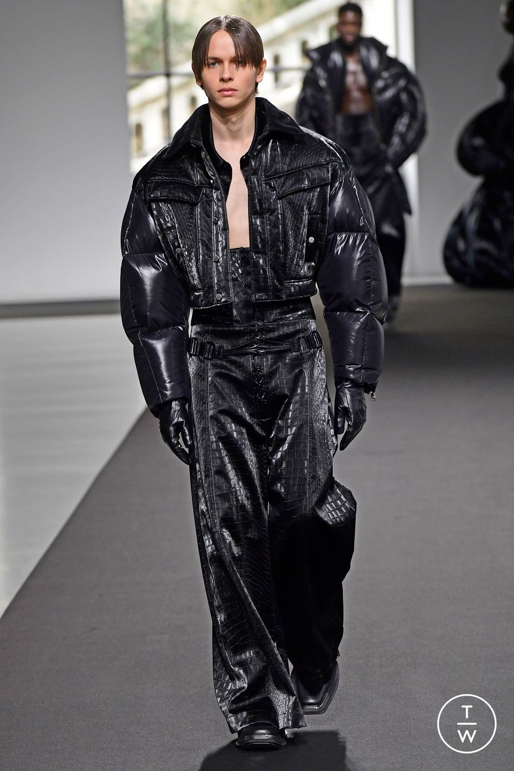Fashion Week Paris Fall/Winter 2023 look 7 from the Chen Peng collection womenswear