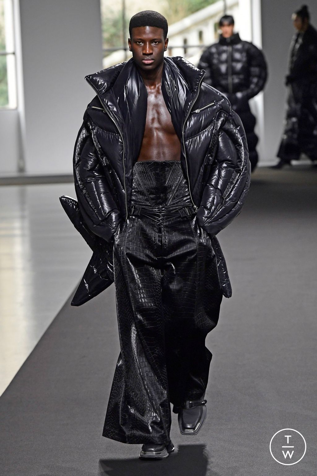 Fashion Week Paris Fall/Winter 2023 look 8 from the Chen Peng collection 女装