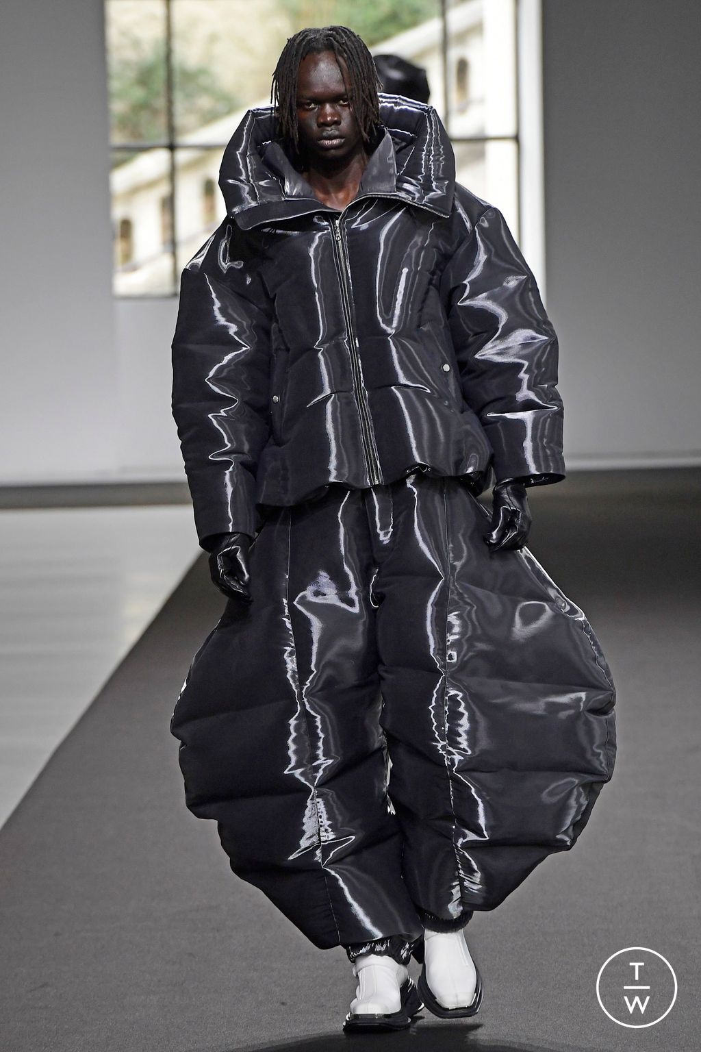 Fashion Week Paris Fall/Winter 2023 look 12 from the Chen Peng collection 女装