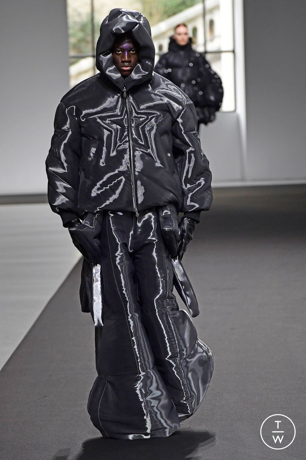 Fashion Week Paris Fall/Winter 2023 look 13 from the Chen Peng collection 女装