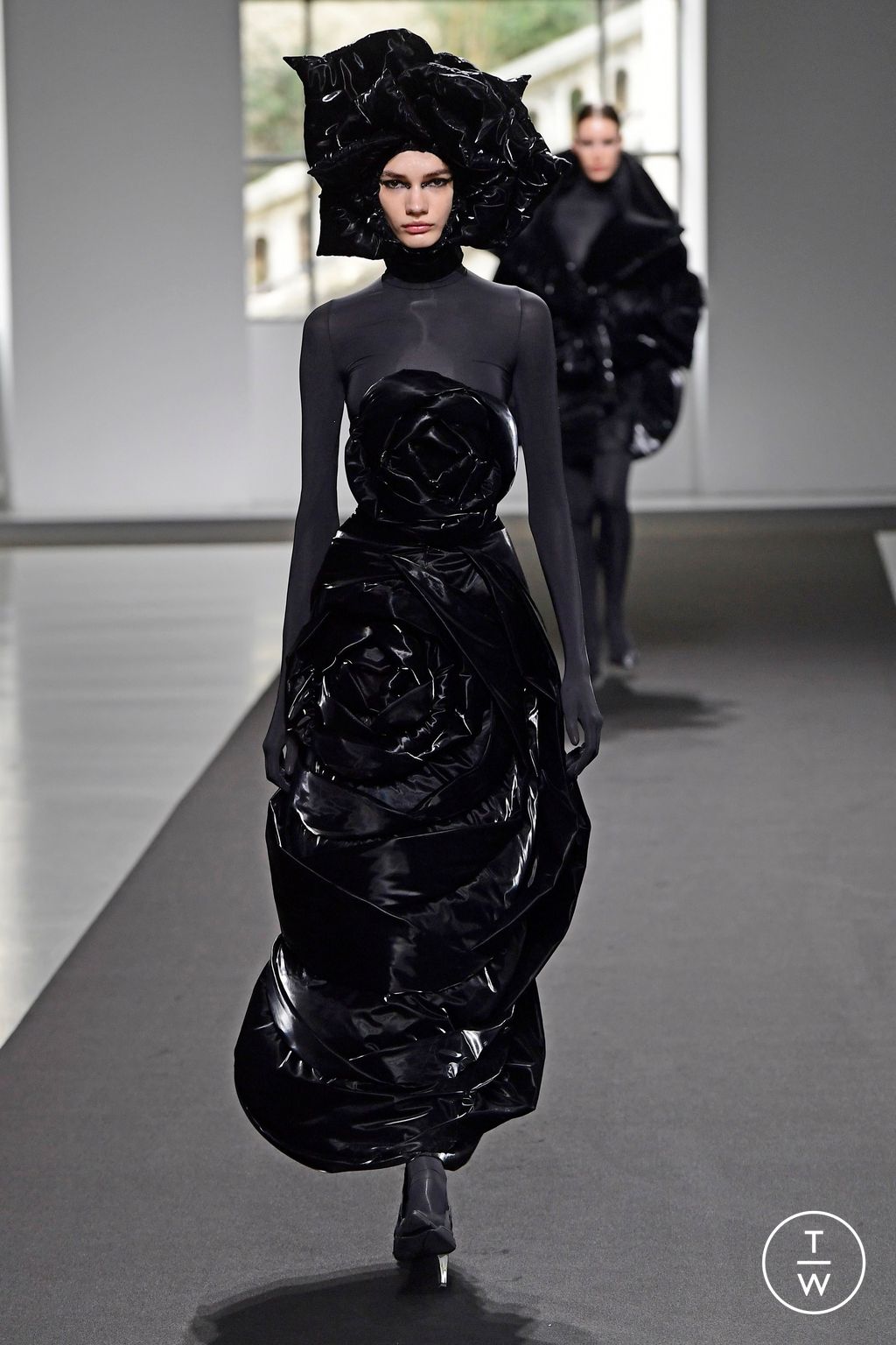 Fashion Week Paris Fall/Winter 2023 look 20 from the Chen Peng collection 女装