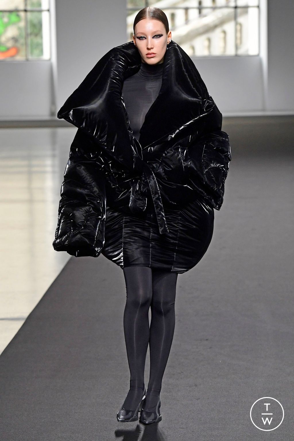 Fashion Week Paris Fall/Winter 2023 look 21 de la collection Chen Peng womenswear