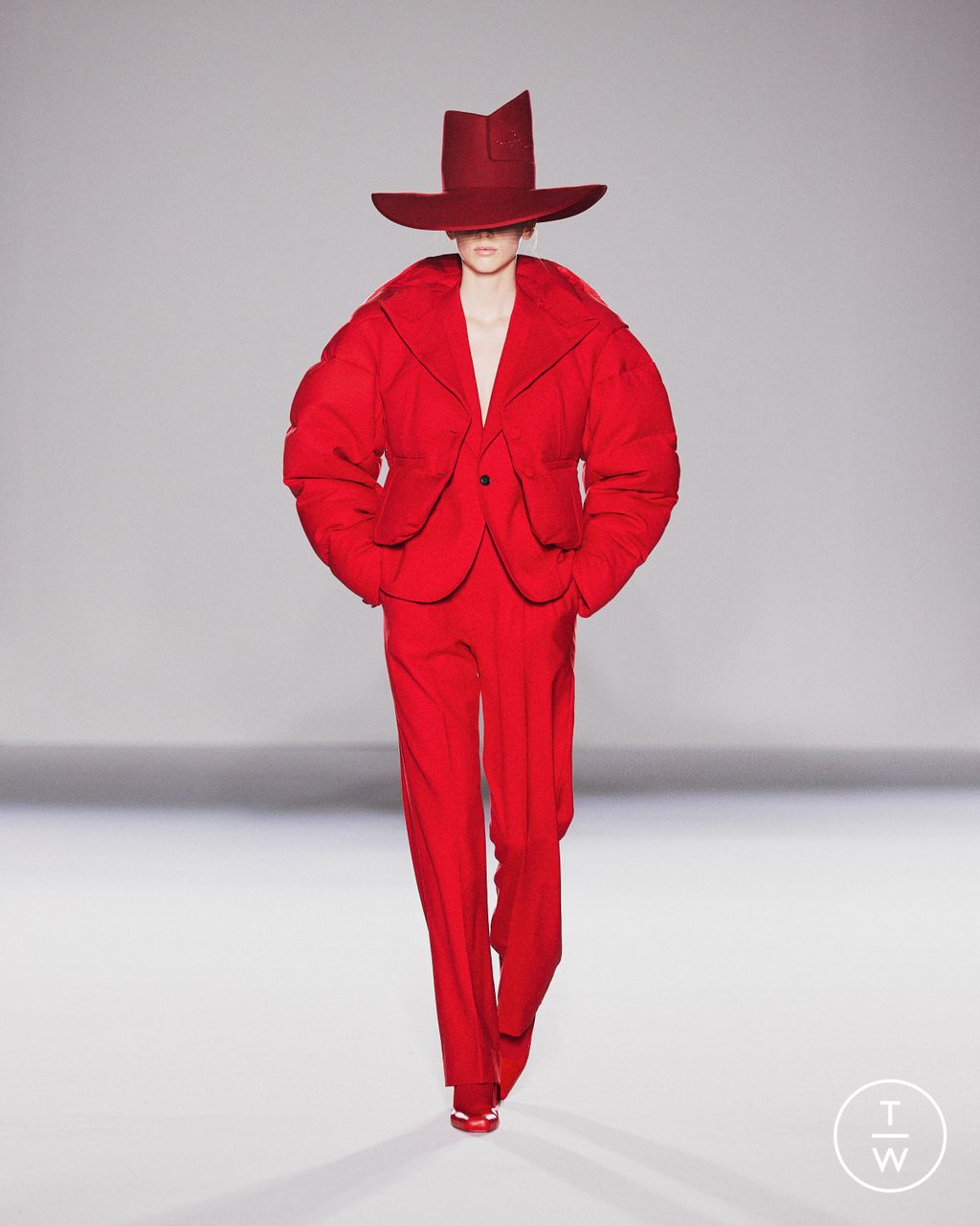 Fashion Week Paris Fall/Winter 2024 look 13 de la collection Chen Peng womenswear