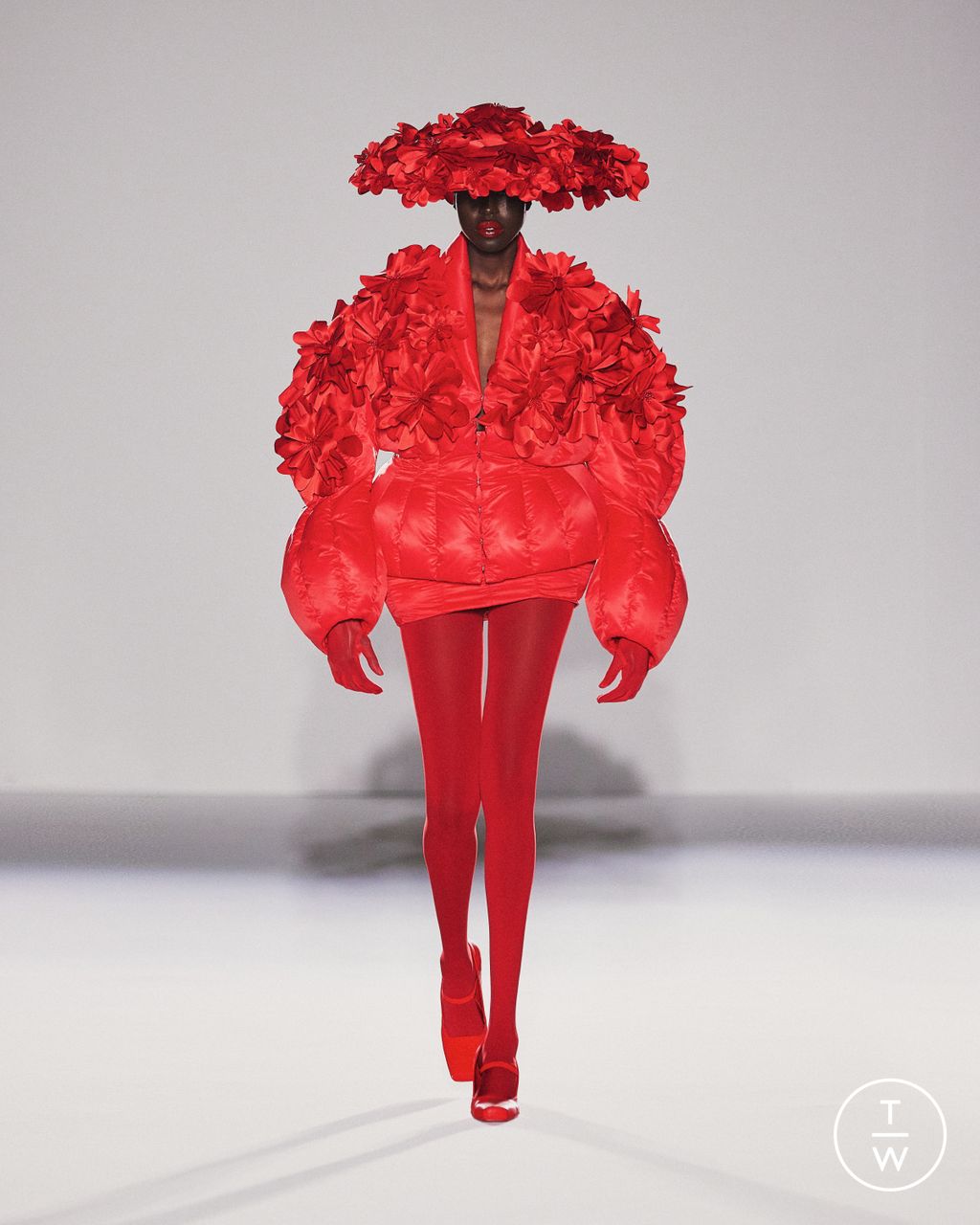 Fashion Week Paris Fall/Winter 2024 look 15 de la collection Chen Peng womenswear