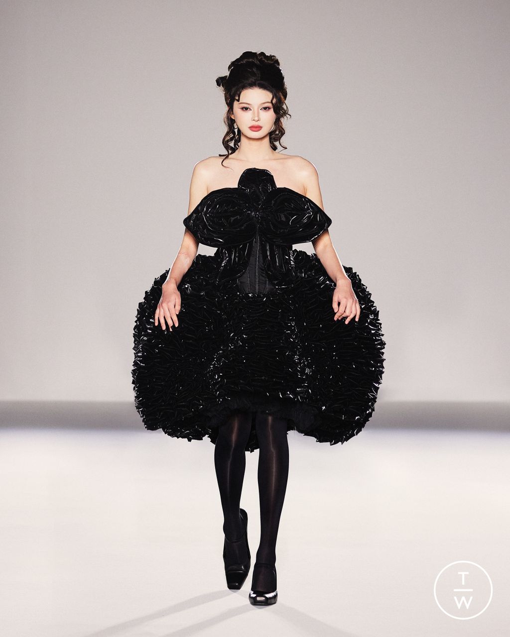 Fashion Week Paris Fall/Winter 2024 look 23 de la collection Chen Peng womenswear
