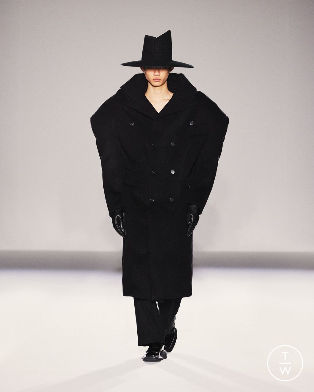 Fashion Week Paris Fall/Winter 2024 look 26 de la collection Chen Peng womenswear