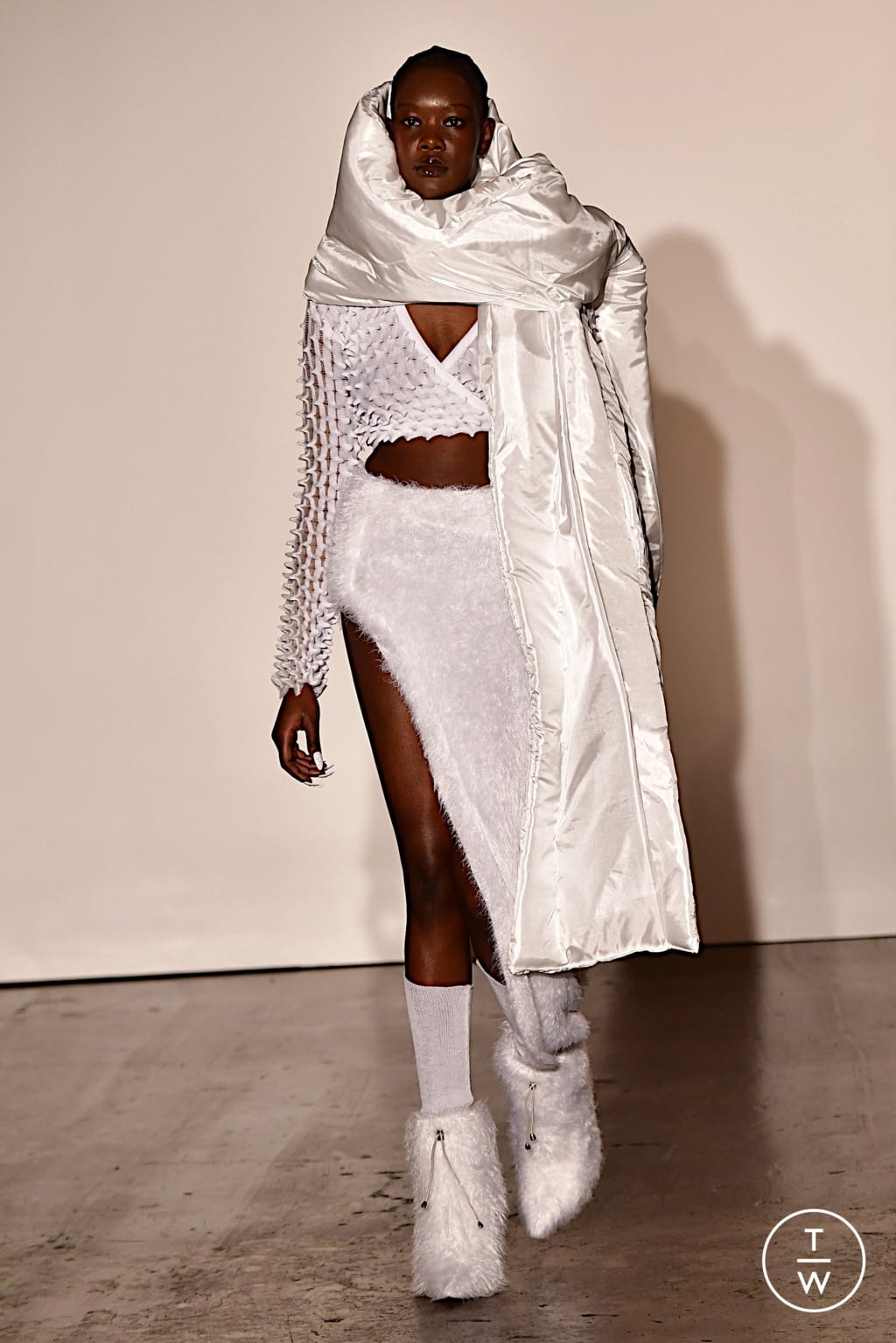 Fashion Week London Fall/Winter 2022 look 19 from the Fashion East collection womenswear