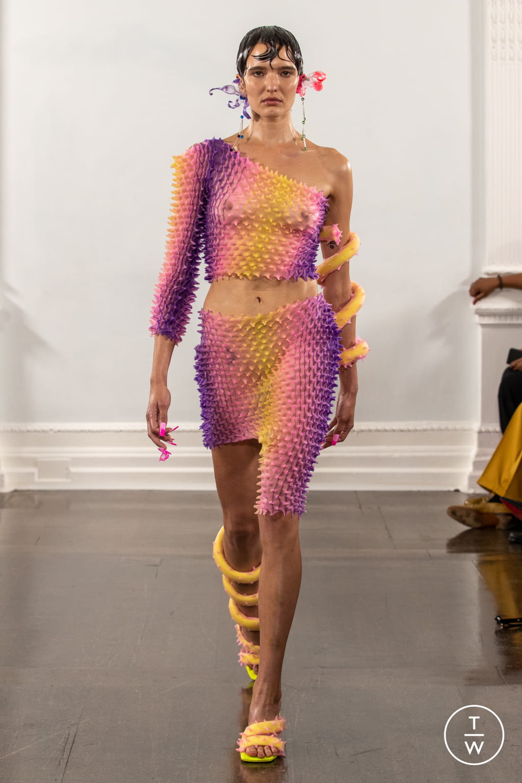 Fashion Week London Spring/Summer 2022 look 25 from the Fashion East collection womenswear