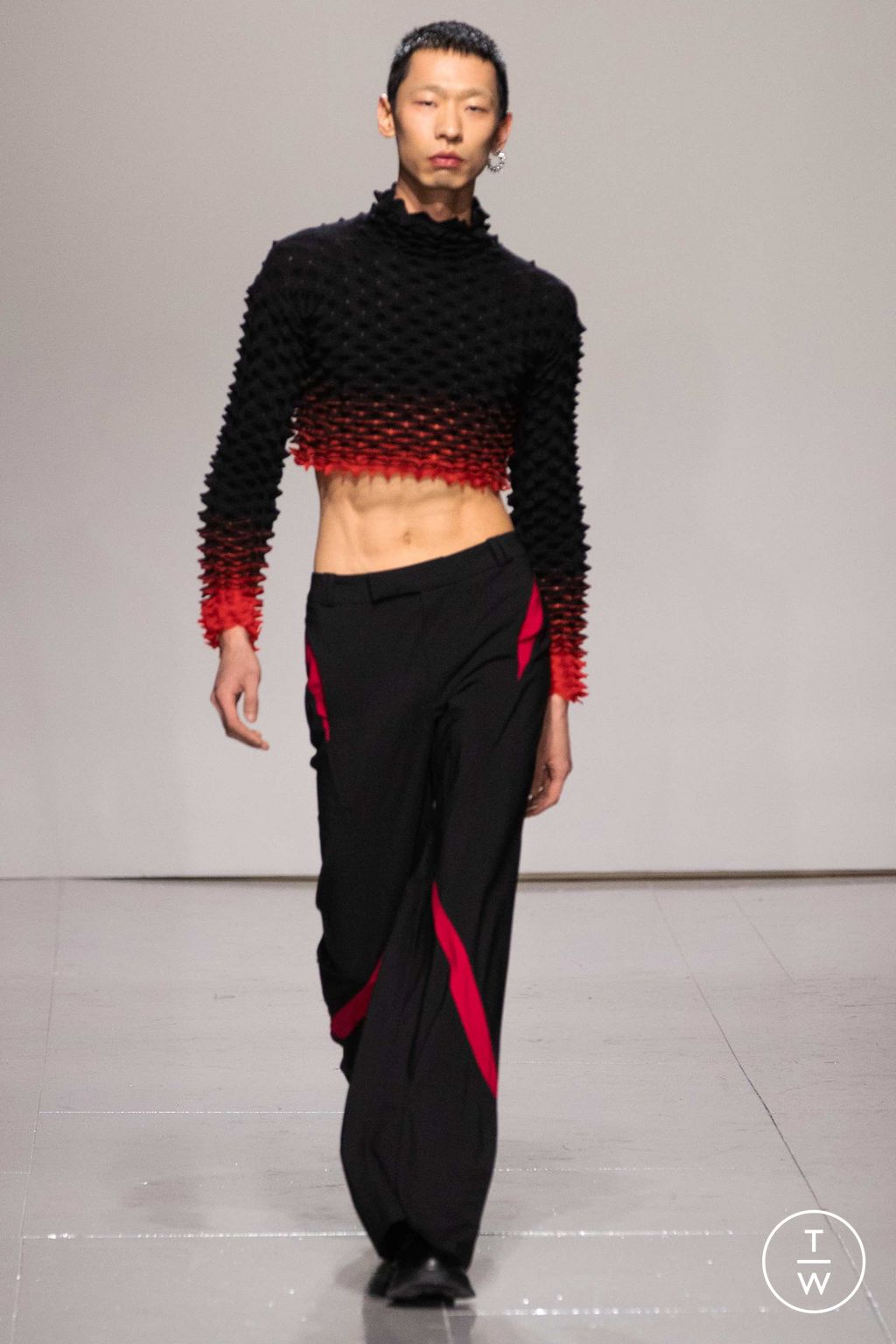 Fashion Week London Fall/Winter 2023 look 10 de la collection Chet Lo womenswear