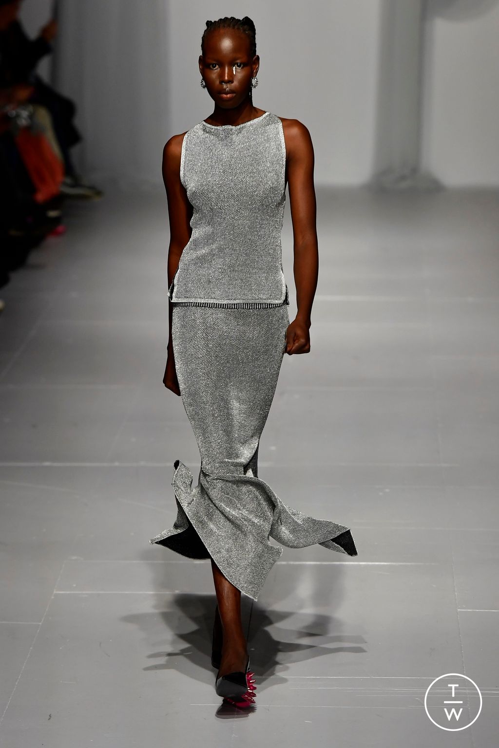 Fashion Week London Fall/Winter 2024 look 19 de la collection Chet Lo womenswear