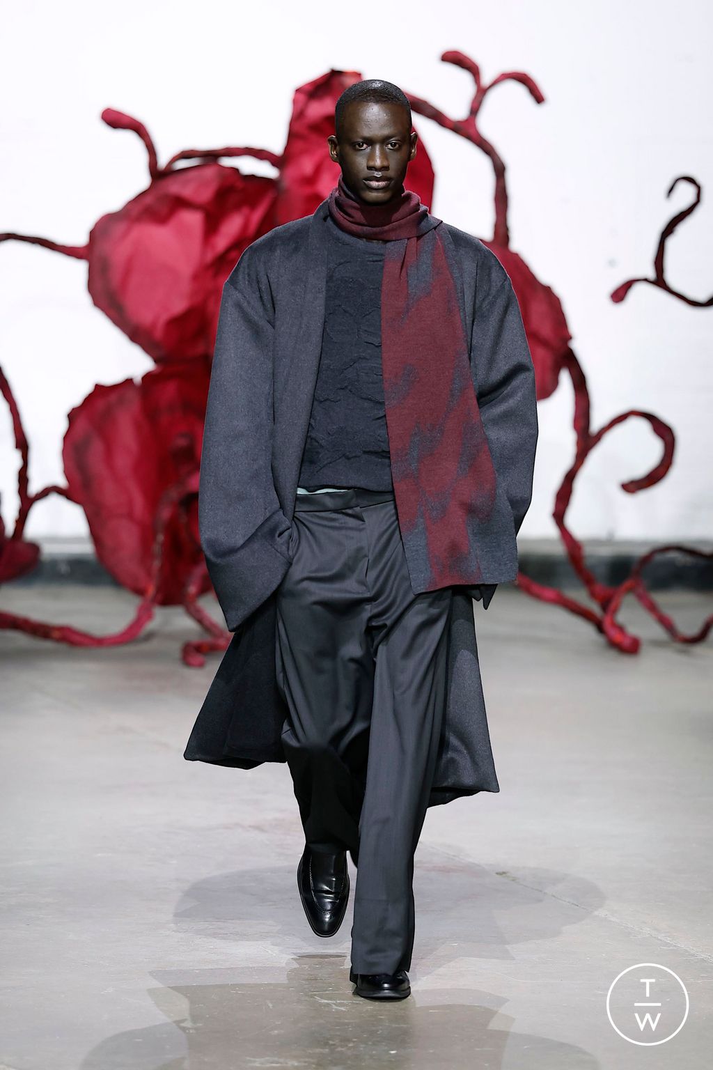 Fashion Week London Fall/Winter 2025 look 1 from the Chet Lo collection womenswear