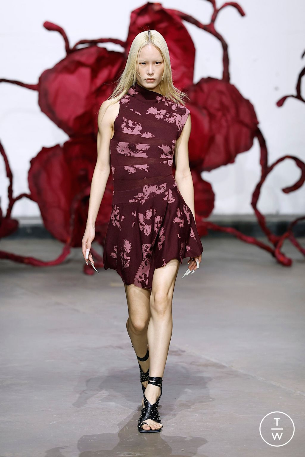 Fashion Week London Fall/Winter 2025 look 18 from the Chet Lo collection womenswear