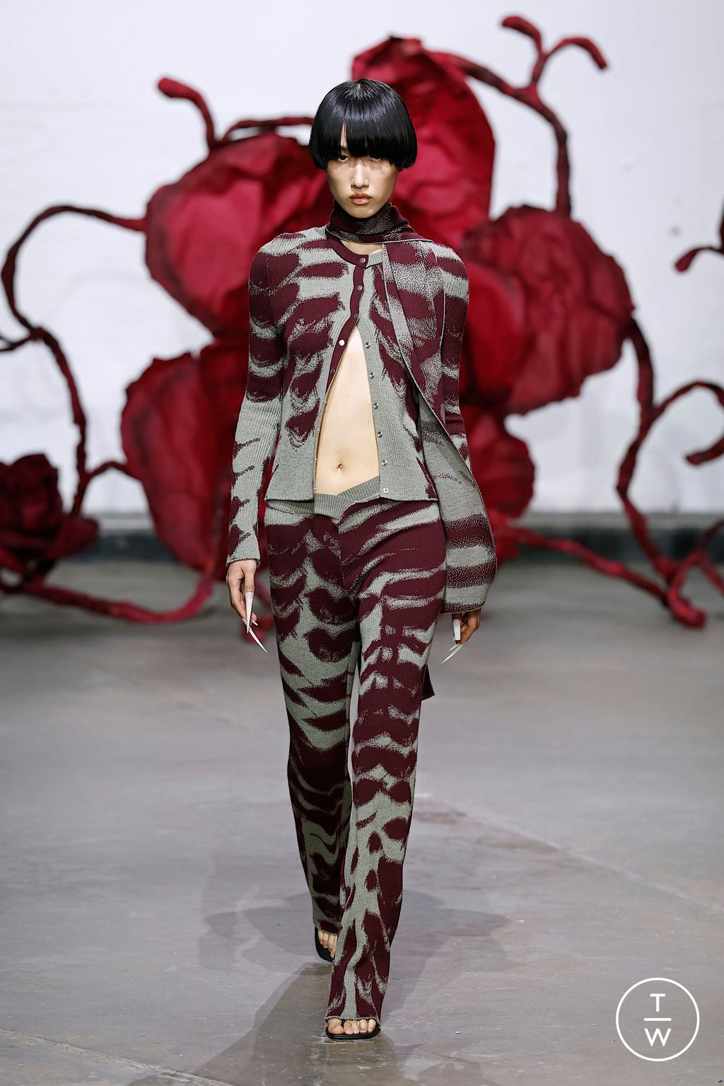 Fashion Week London Fall/Winter 2025 look 19 from the Chet Lo collection womenswear