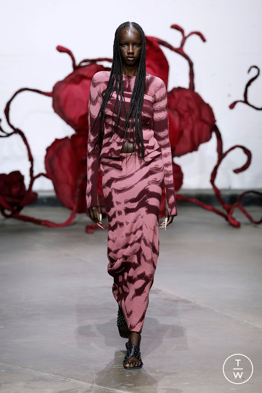 Fashion Week London Fall/Winter 2025 look 21 from the Chet Lo collection womenswear
