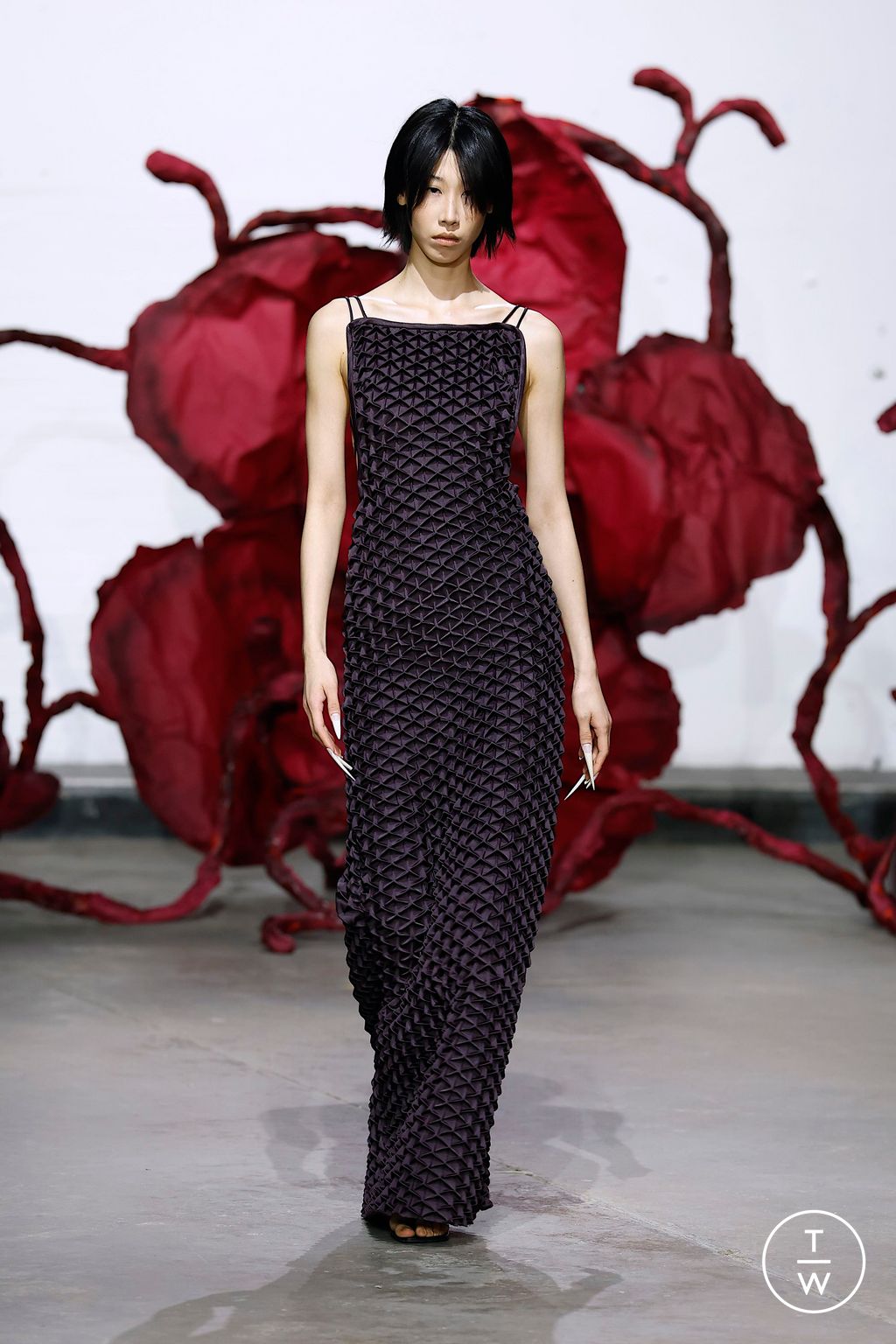 Fashion Week London Fall/Winter 2025 look 24 from the Chet Lo collection womenswear