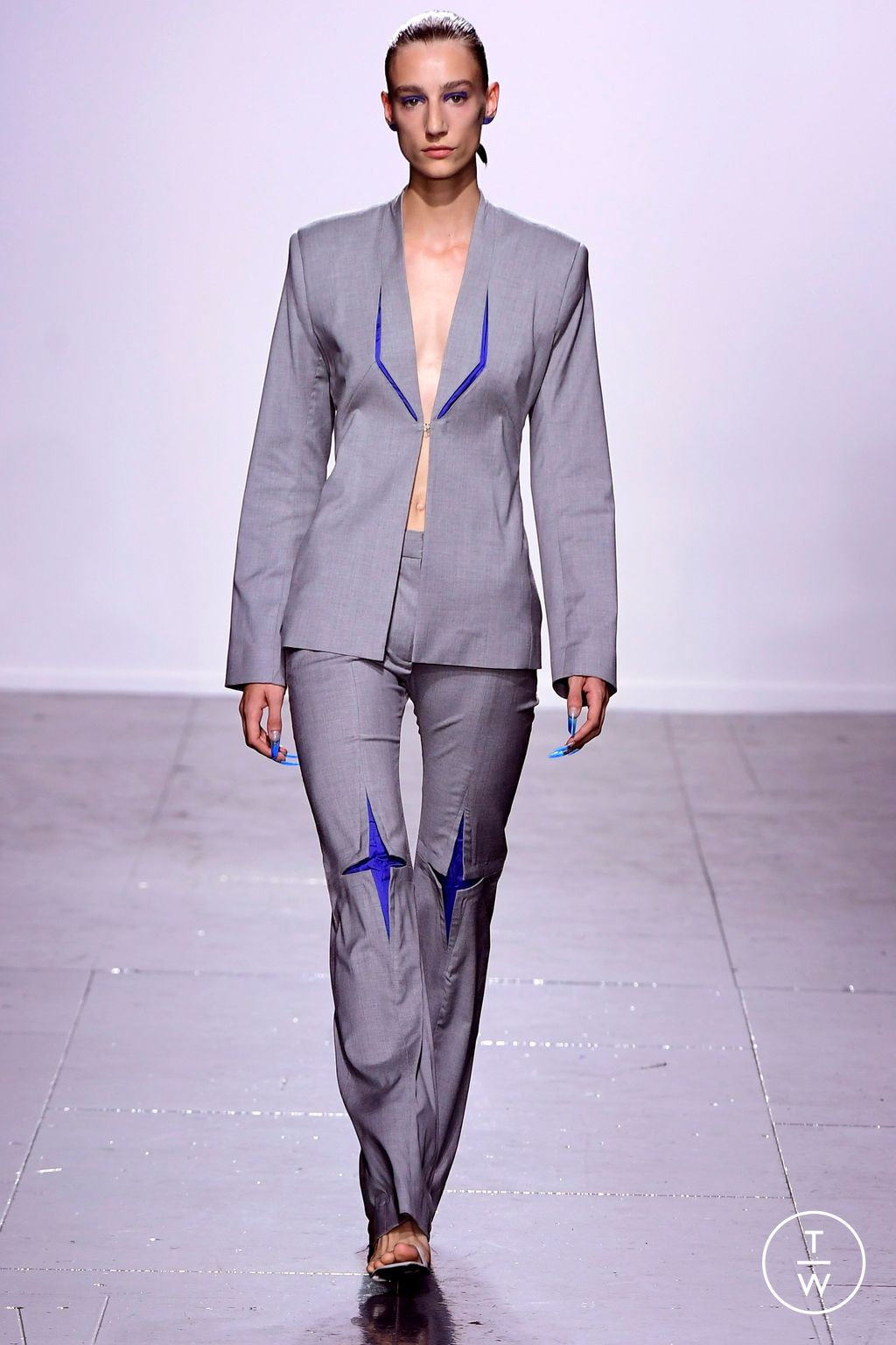 Fashion Week London Spring/Summer 2024 look 12 from the Chet Lo collection 女装