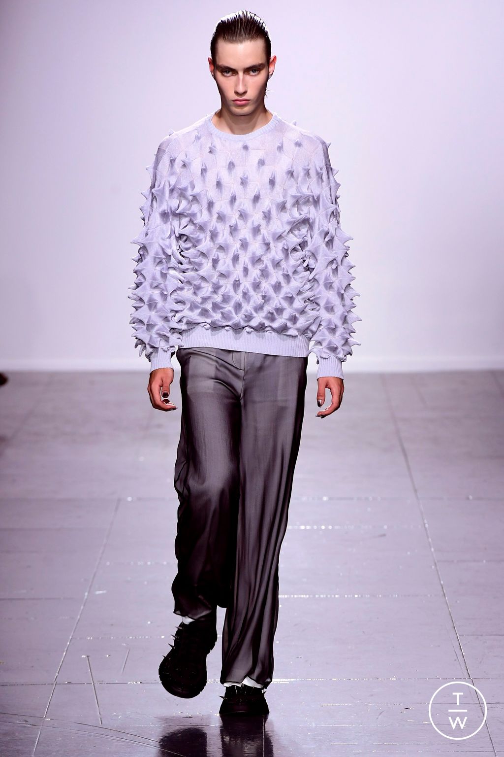 Fashion Week London Spring/Summer 2024 look 17 de la collection Chet Lo womenswear