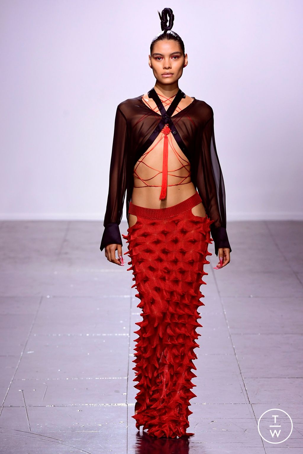 Fashion Week London Spring/Summer 2024 look 22 from the Chet Lo collection 女装