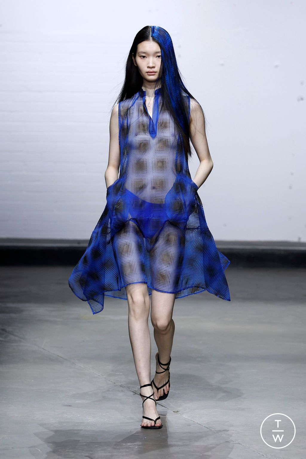 Fashion Week London Spring-Summer 2025 look 2 from the Chet Lo collection womenswear