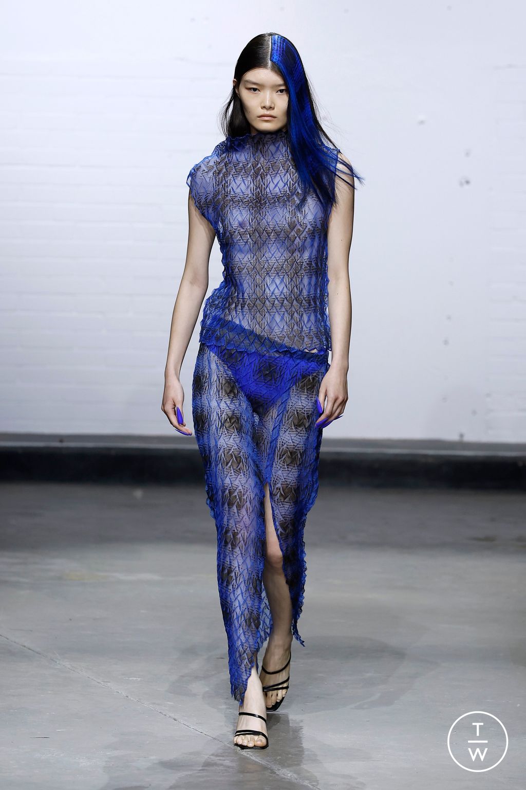 Fashion Week London Spring-Summer 2025 look 4 from the Chet Lo collection womenswear