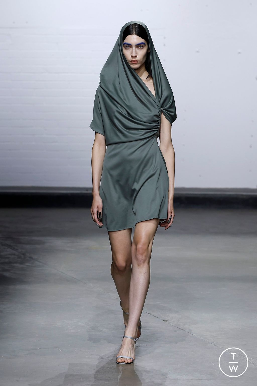 Fashion Week London Spring-Summer 2025 look 12 from the Chet Lo collection womenswear