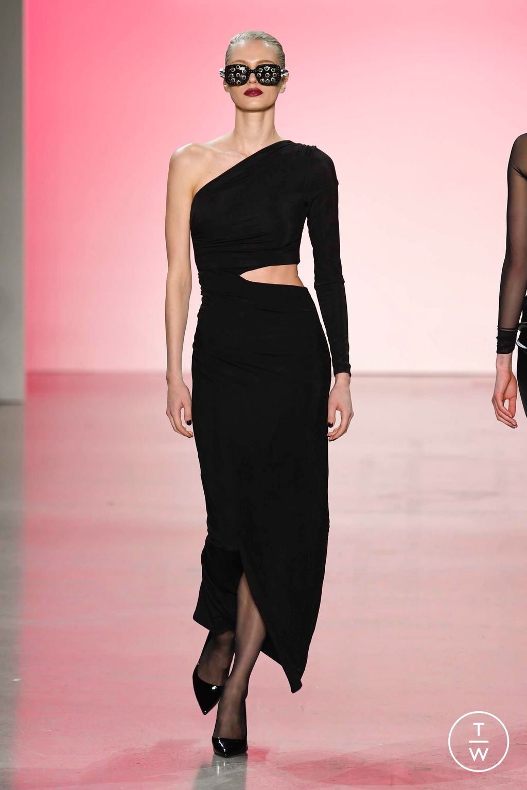 Fashion Week New York Fall/Winter 2023 look 28 from the Chiara Boni collection womenswear