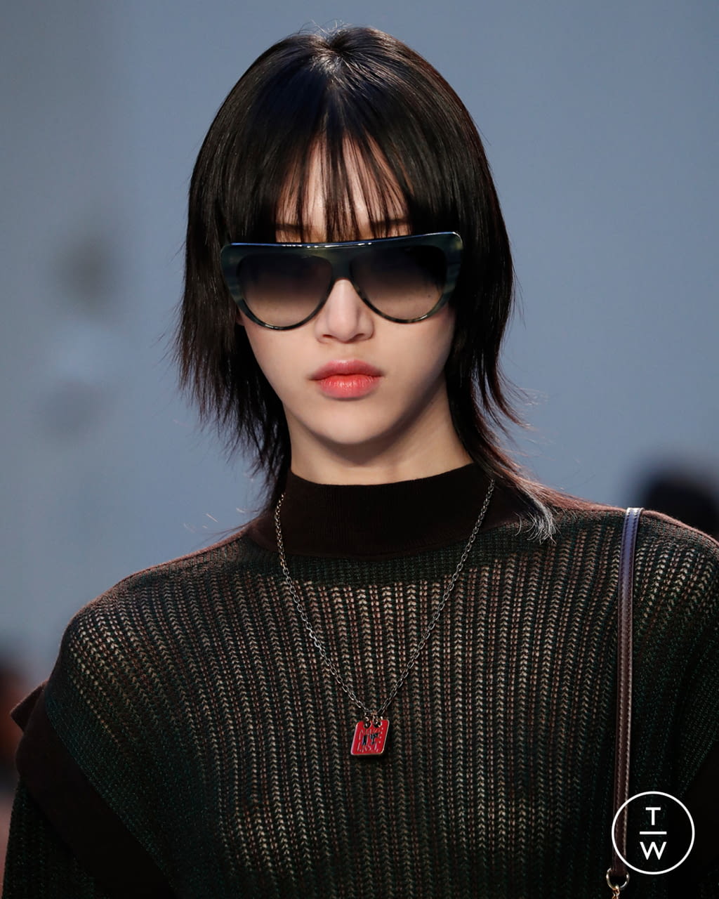 Fashion Week Paris Fall/Winter 2020 look 17 from the Chloé collection womenswear accessories