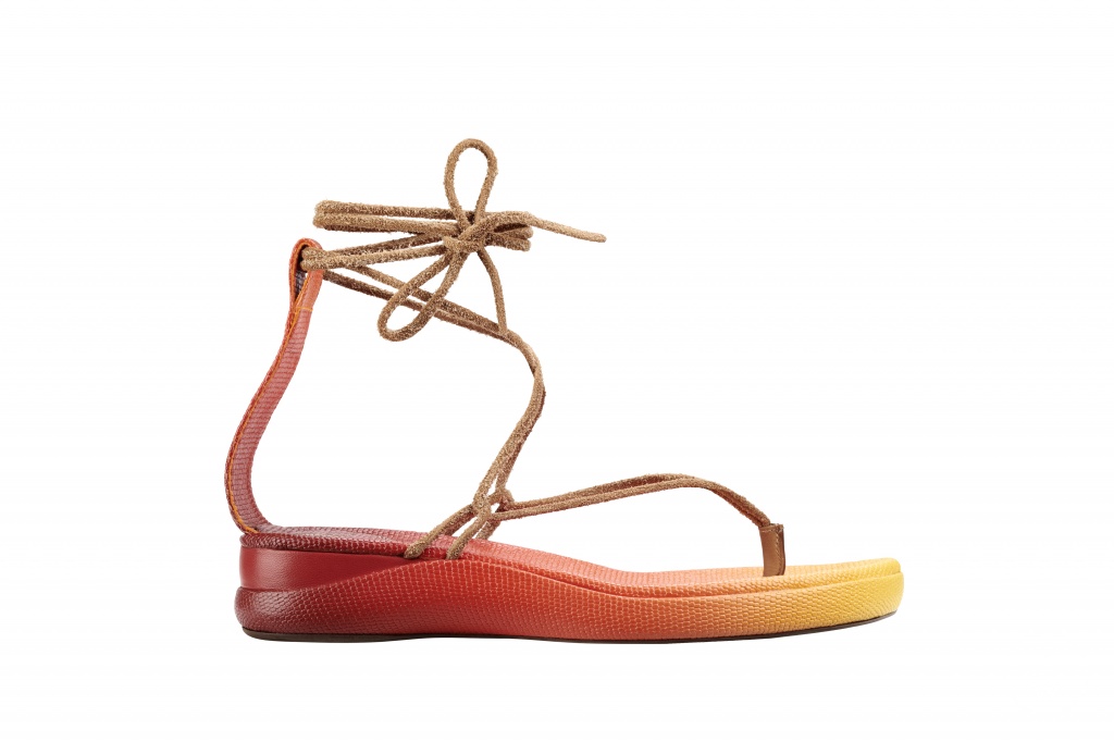 Fashion Week Paris Spring/Summer 2019 look 27 from the Chloé collection womenswear accessories