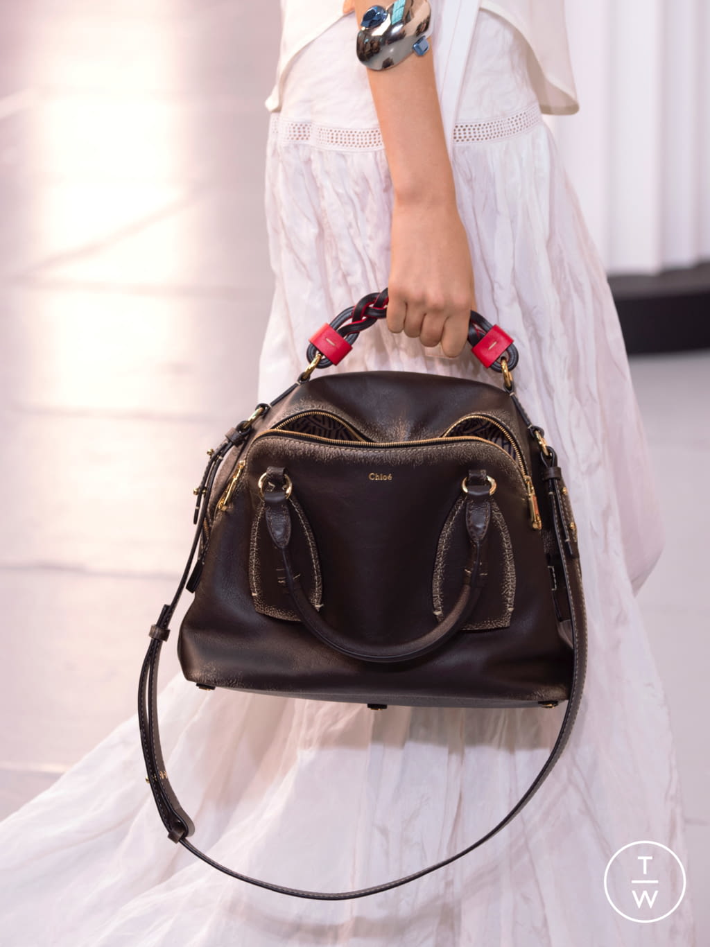 Fashion Week Paris Spring/Summer 2020 look 2 from the Chloé collection womenswear accessories