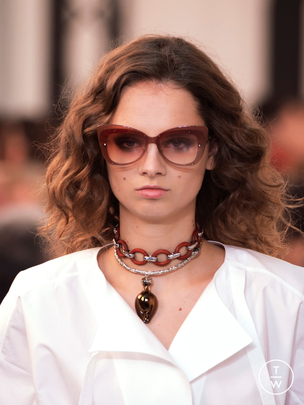 Fashion Week Paris Spring/Summer 2020 look 22 from the Chloé collection womenswear accessories