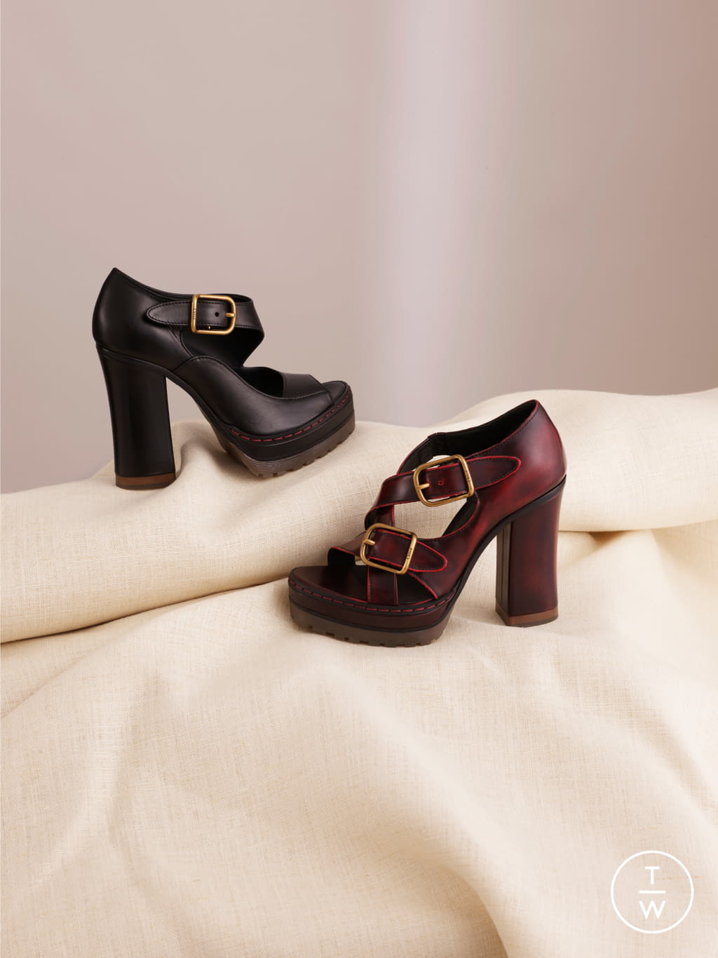 Fashion Week Paris Spring/Summer 2020 look 16 from the Chloé collection womenswear accessories