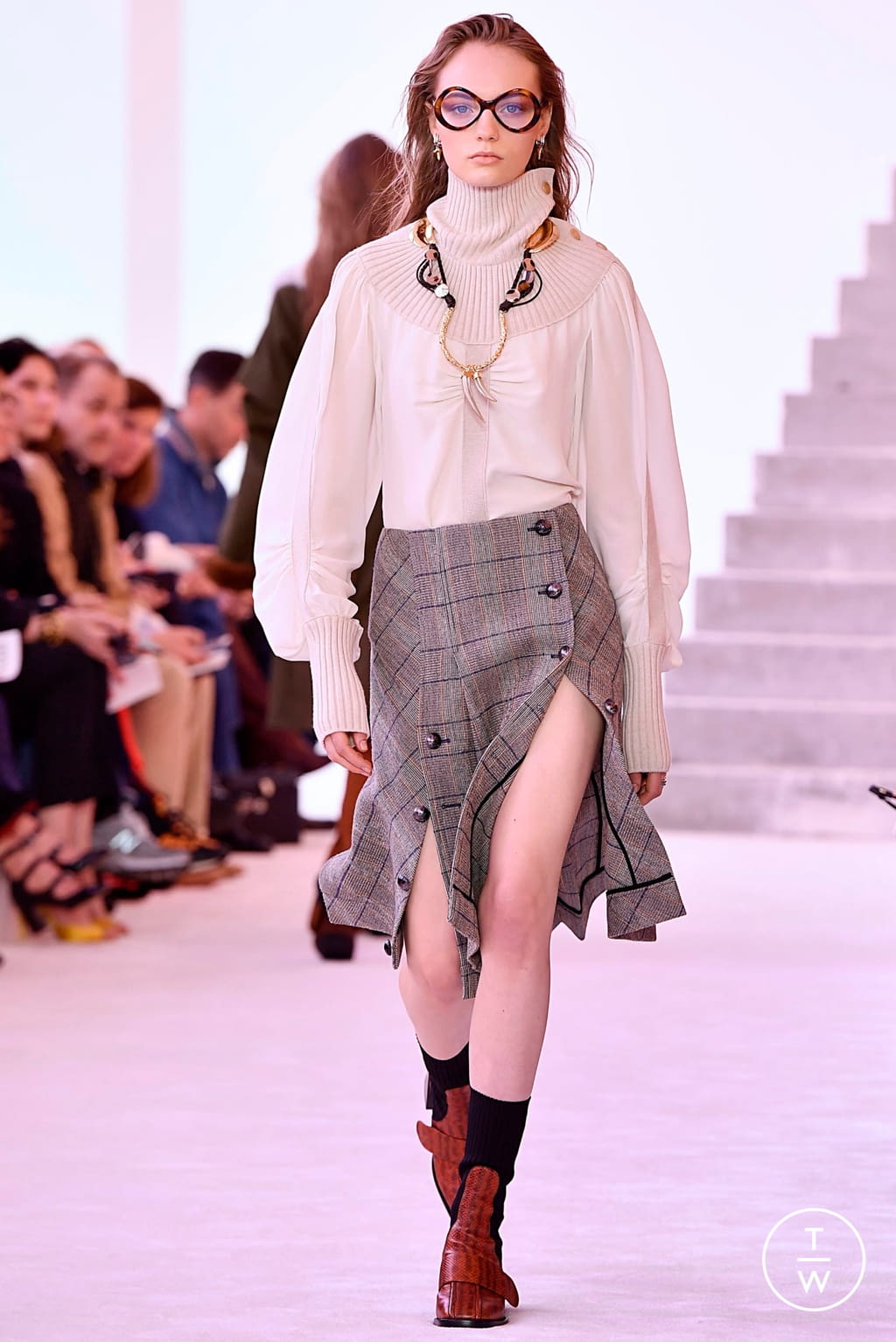 Fashion Week Paris Fall/Winter 2019 look 5 from the Chloé collection womenswear