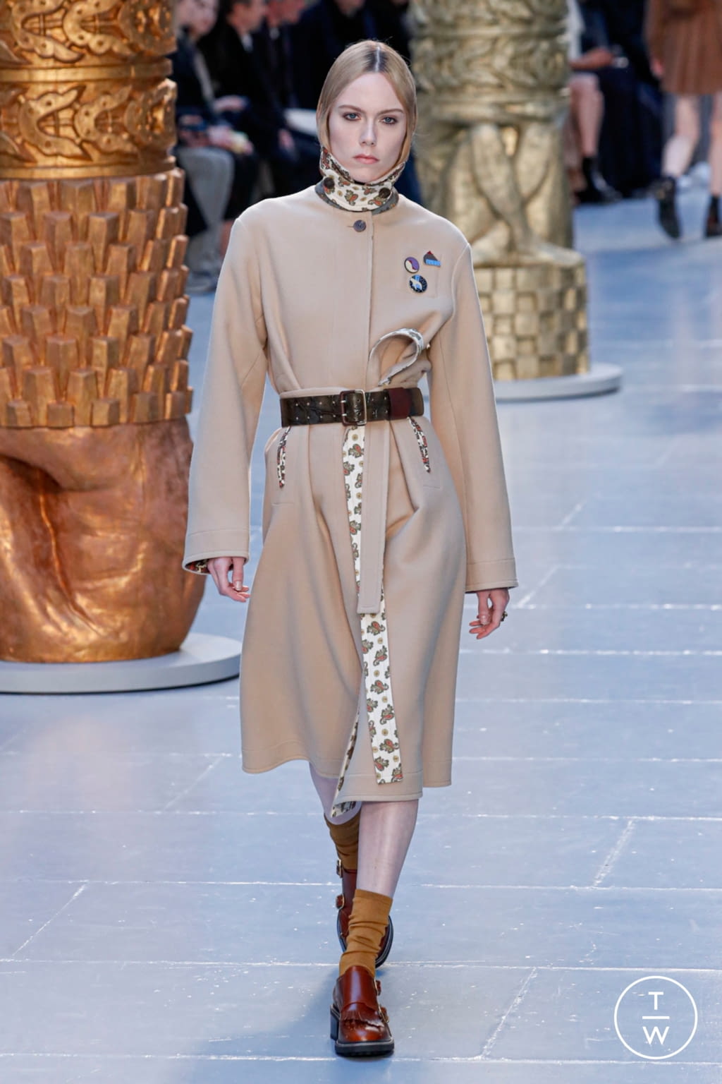 Fashion Week Paris Fall/Winter 2020 look 22 from the Chloé collection womenswear