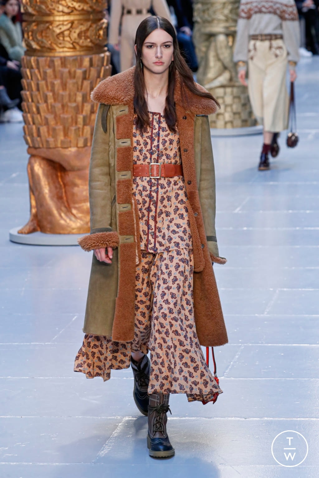 Fashion Week Paris Fall/Winter 2020 look 24 from the Chloé collection womenswear