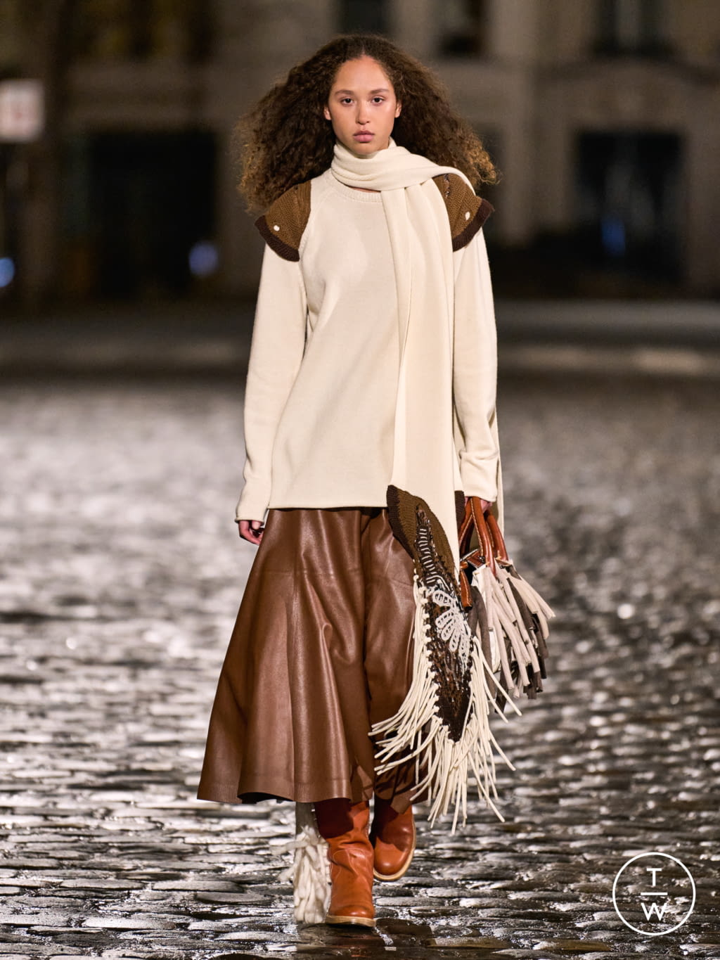 Fashion Week Paris Fall/Winter 2021 look 6 from the Chloé collection womenswear