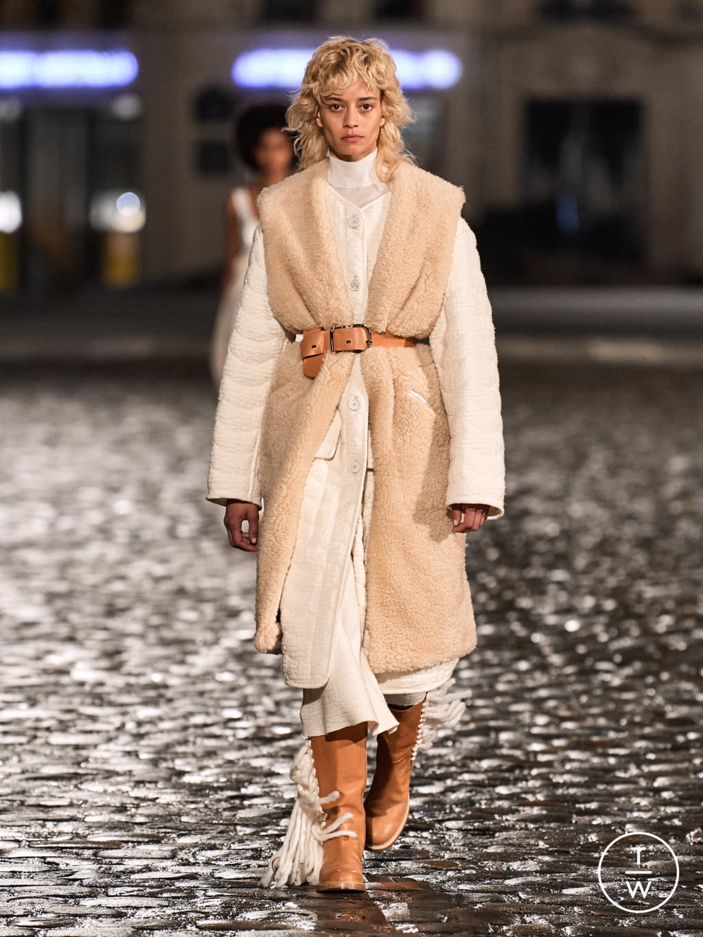Fashion Week Paris Fall/Winter 2021 look 13 from the Chloé collection womenswear