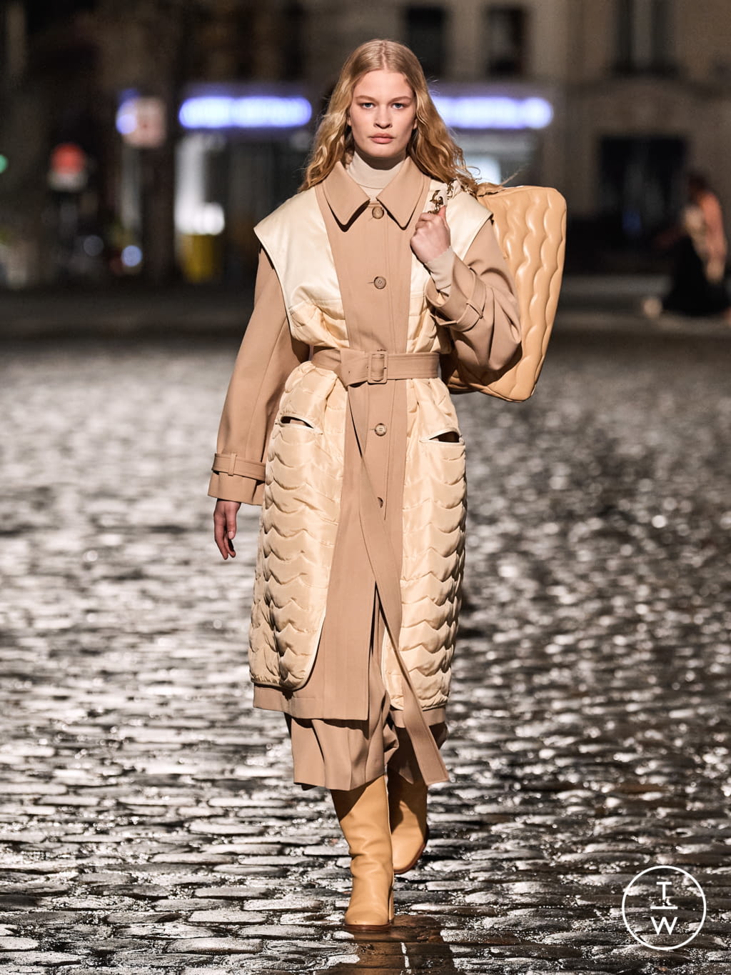 Fashion Week Paris Fall/Winter 2021 look 15 from the Chloé collection womenswear