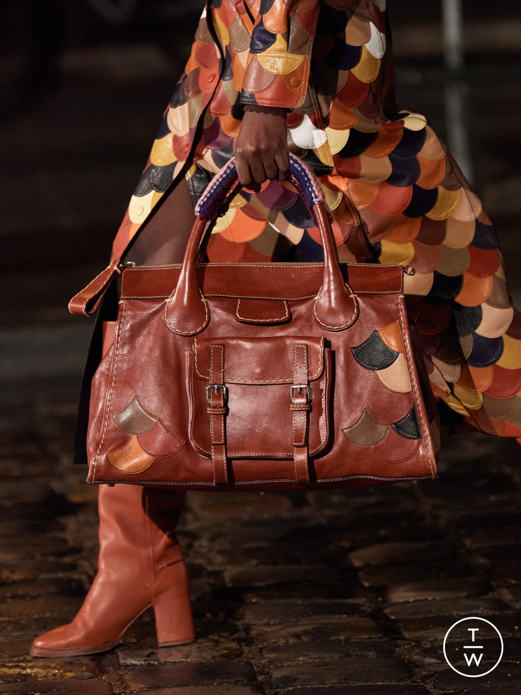 Fashion Week Paris Fall/Winter 2021 look 30 from the Chloé collection 女装配饰