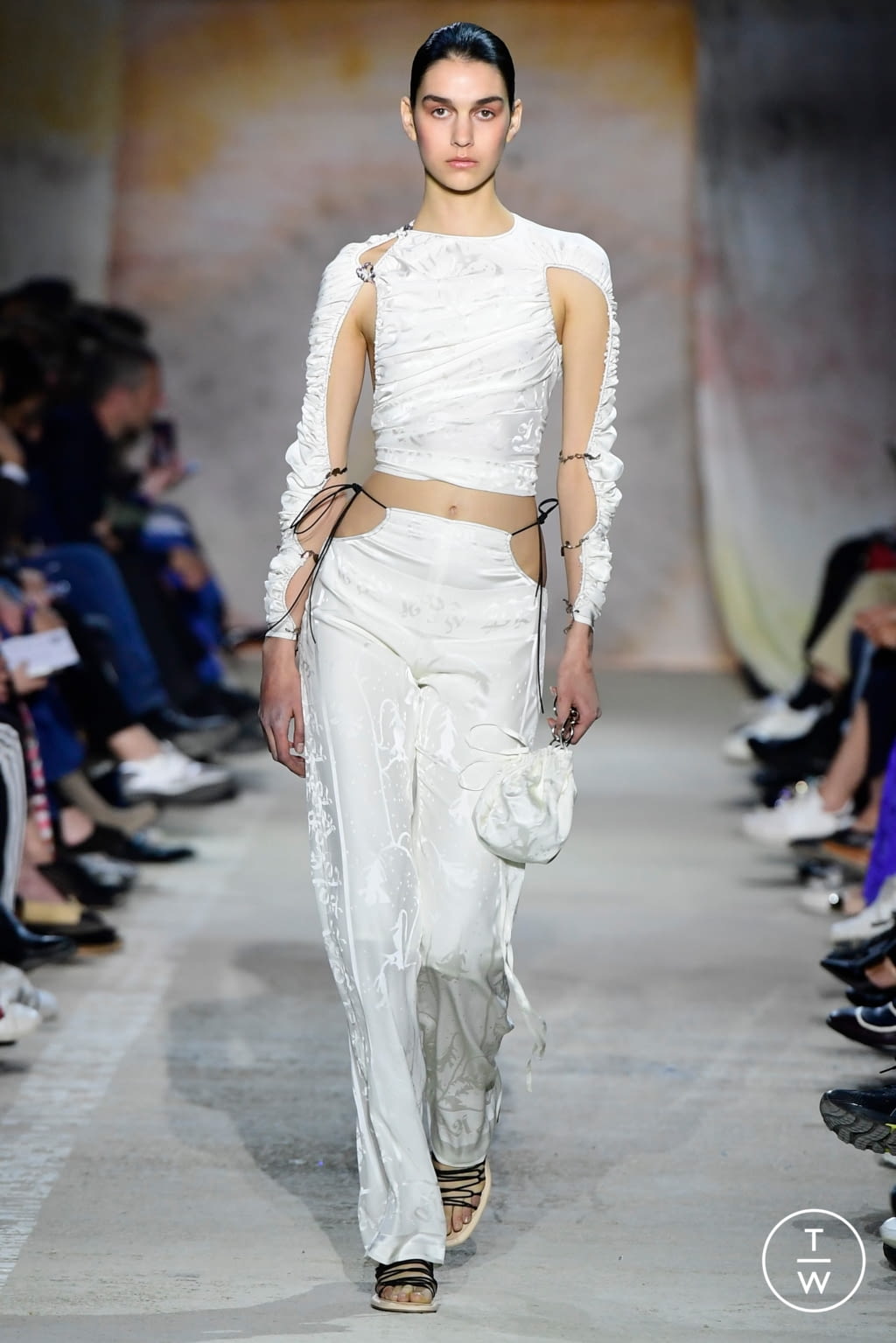 Fashion Week Paris Fall/Winter 2019 look 68 from the Festival de Hyères 2019 collection 女装