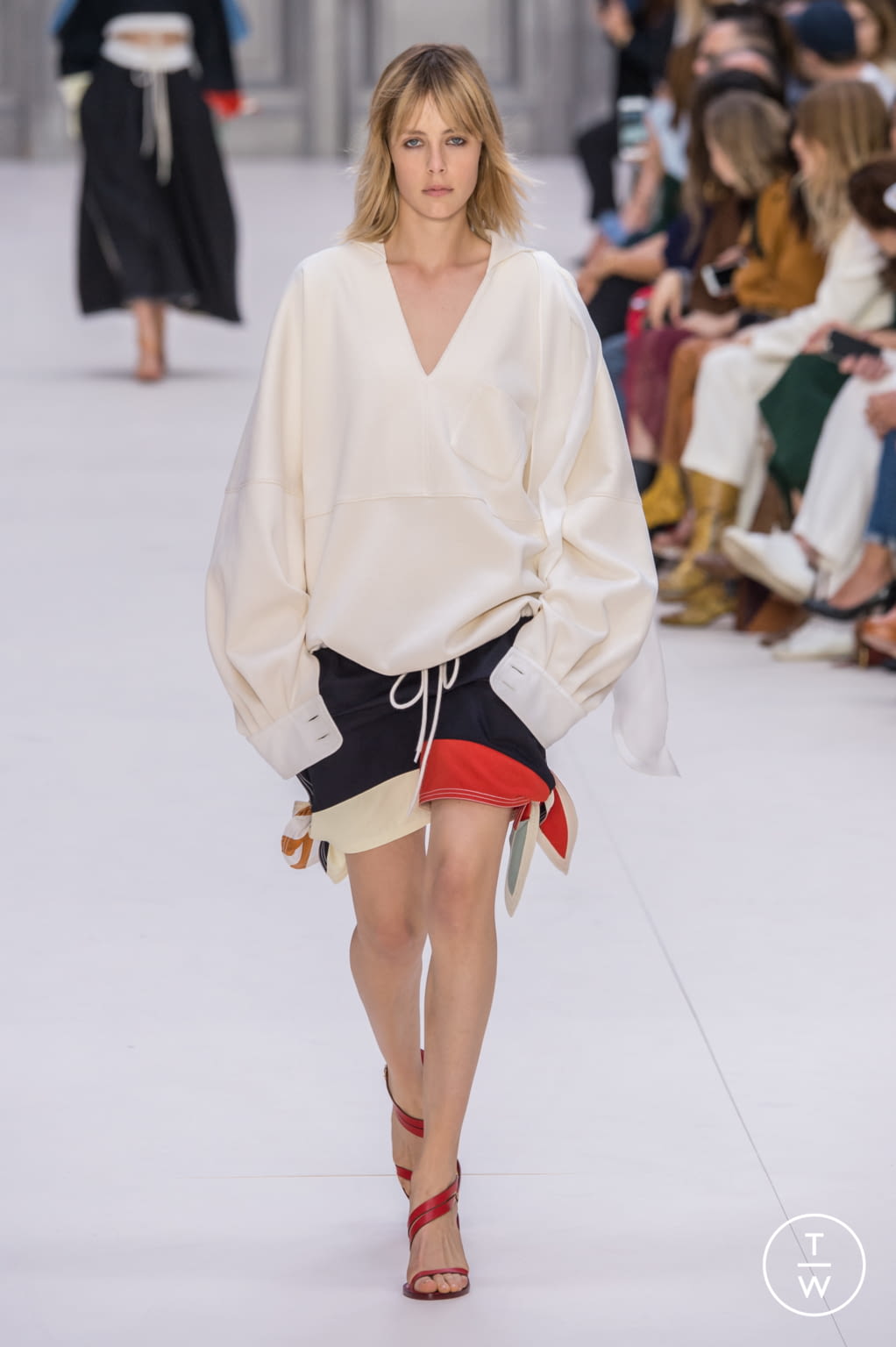Fashion Week Paris Spring/Summer 2017 look 6 from the Chloé collection womenswear