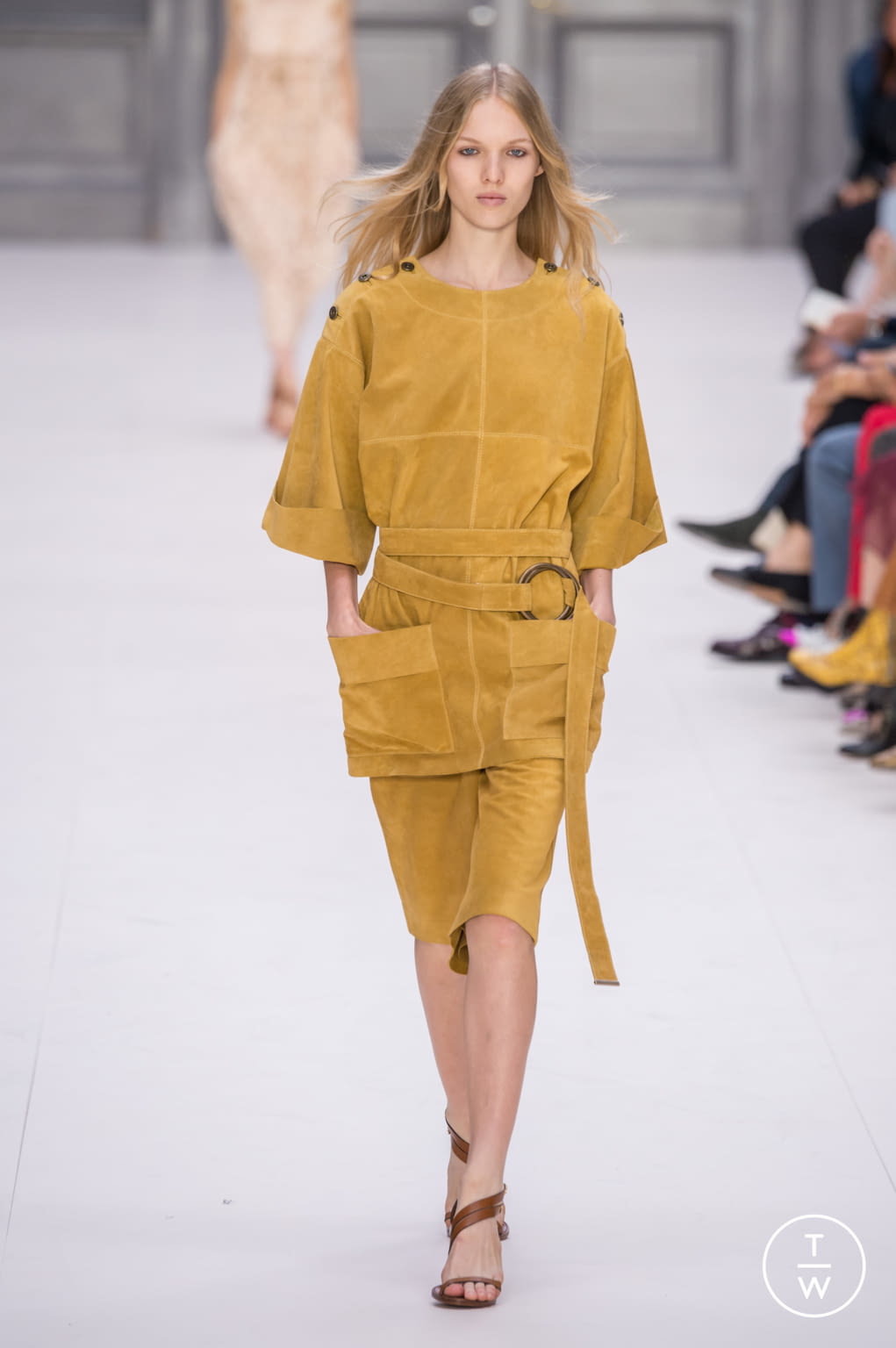 Fashion Week Paris Spring/Summer 2017 look 38 from the Chloé collection womenswear